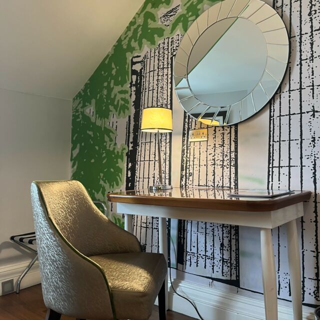 We'll be the first to admit that our hotel rooms are beautiful, but we could be a little biased, right? 

Let the photos do the talking. The intricate wallpaper and cosy furniture make our rooms picture-perfect in any light! ð¸✨ 

#Edinburgh #ExploreEdinburgh #EdinburghHotels